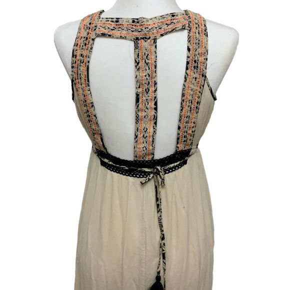 Lulumari Ethnic Maxi Bohemian Embroidered Dress - Picture 5 of 7